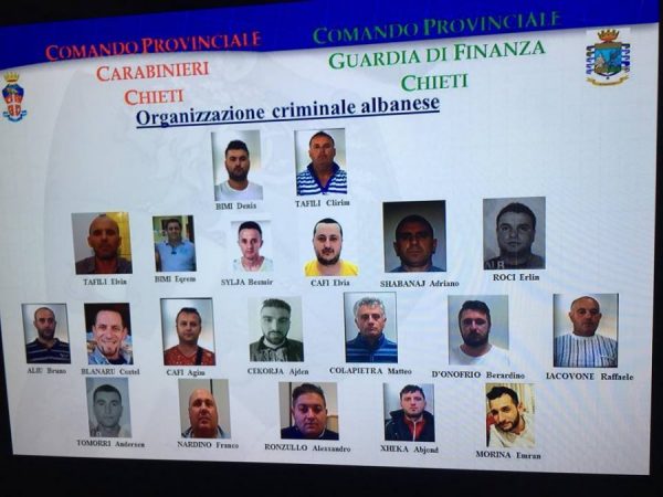 auto_operazione-evelin-arrestati1543577378-600x450