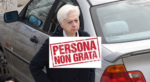 eleni-non-grata_1541878256-9735777