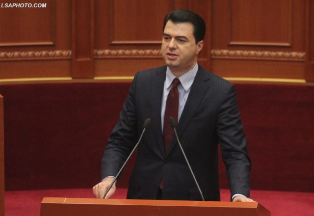 Basha-ne-parlament-e1518087648866