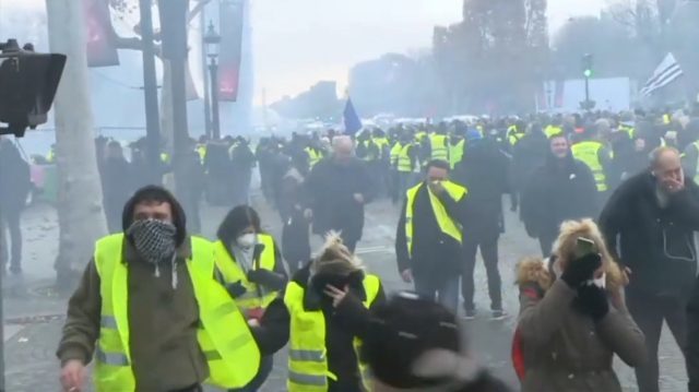MBULIM-PARIS-PROTESTA.mpg_snapshot_00.25-640x359