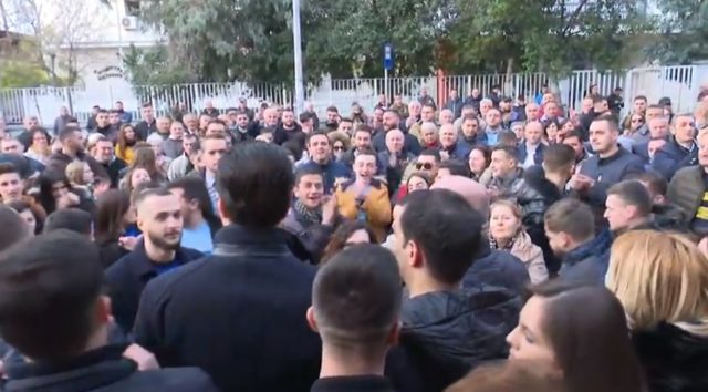 62E306FF-1748-4A6D-9CE3-18C5173B5714