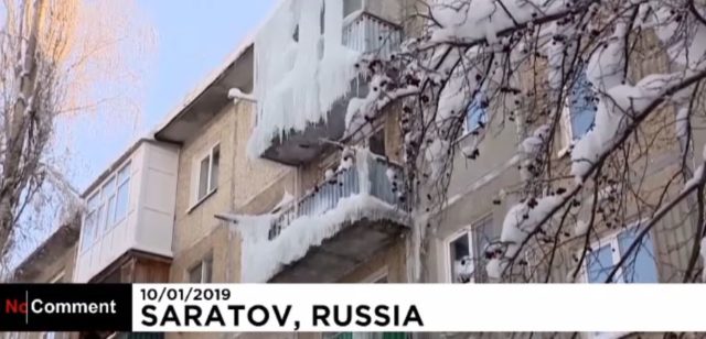 VIDEO/Qyteti që i është nënshtruar borës, akujt mbulojnë ndërtesat