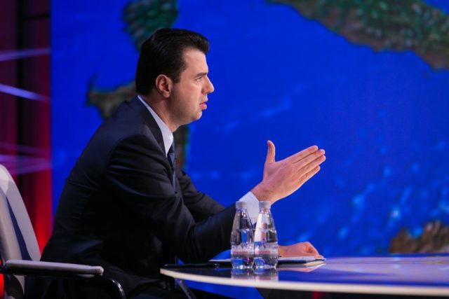 7BF565A3-E806-4DD2-A27A-2339976D9EB5