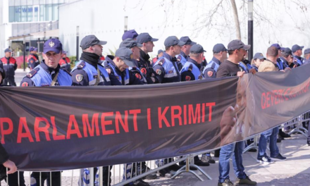 protesta [parlamentri