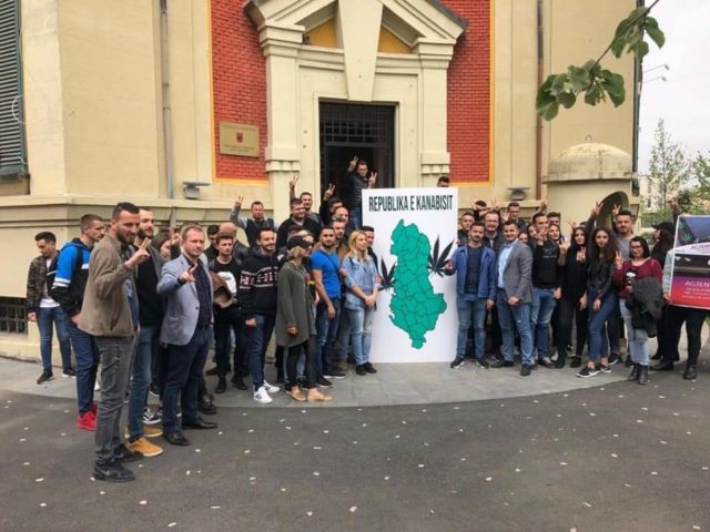 044AE2B9-0F41-49E4-89D6-1314D5849EEB