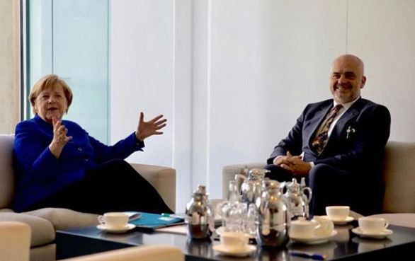 F54A3200-1E21-4390-BD01-4FC98BD68789