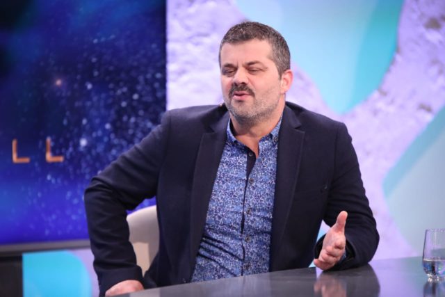 4C2B3EF3-16F6-443E-ACF8-9E461F536558