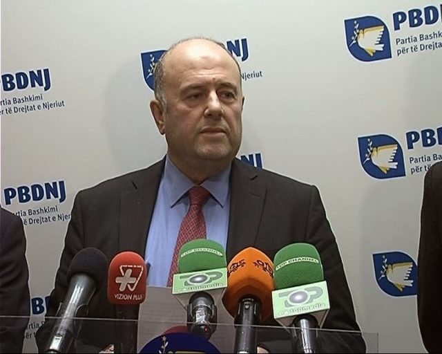 4EAE4FB9-8B92-4FCD-99A5-3DFDC6086A52