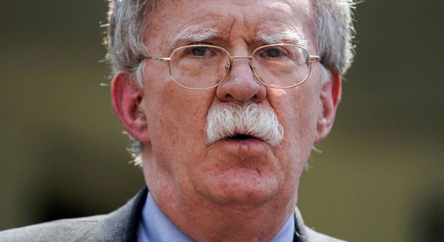 Xhon Bolton: Vendimi i DASH për Berishën duhet rishikuar