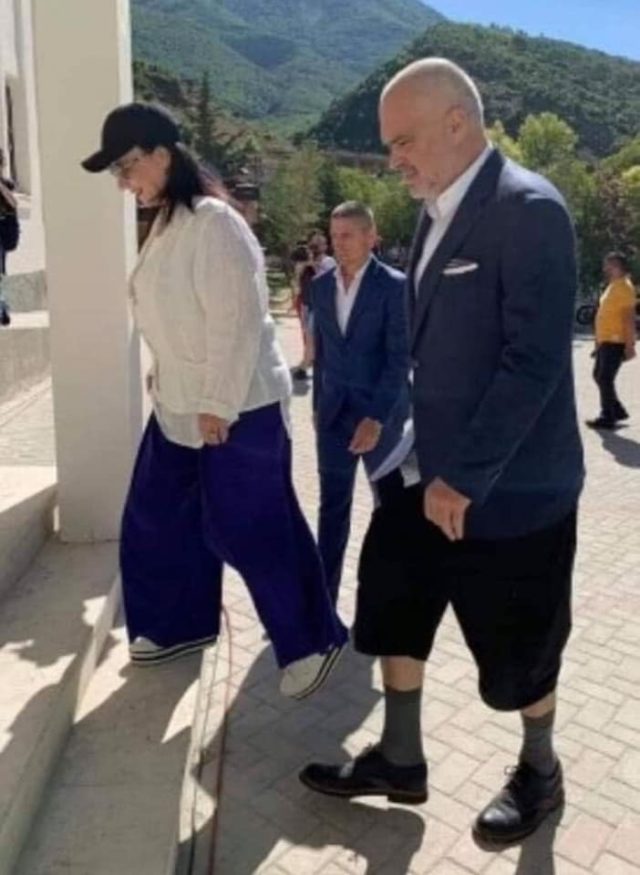 40E03AAE-7EC0-4ACD-B86E-248902C2CDA2