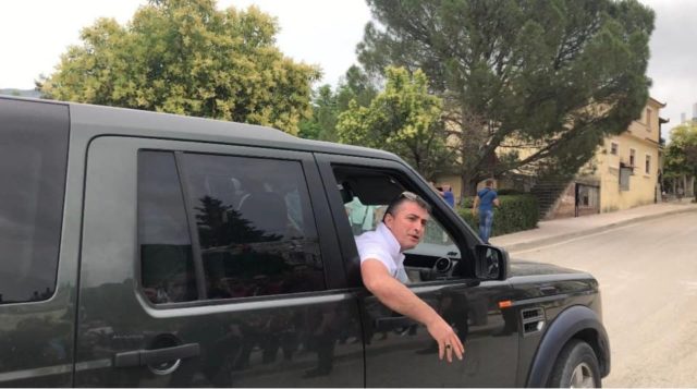 B18CB639-ED00-4278-8A74-AD94498D348E