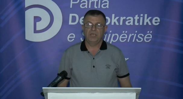 Gjunkshi merr detyrën në kabinetin e kryetarit të PD  Berisha
