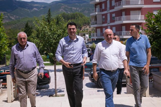 F1919BB8-8021-4067-8F84-082E21B49904