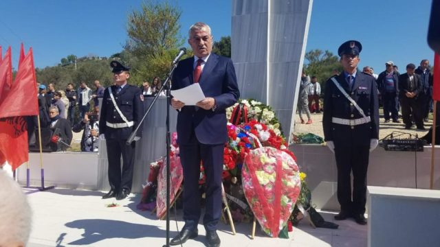 0B124DC1-A3BA-44C7-96A4-45AE0202A3A1