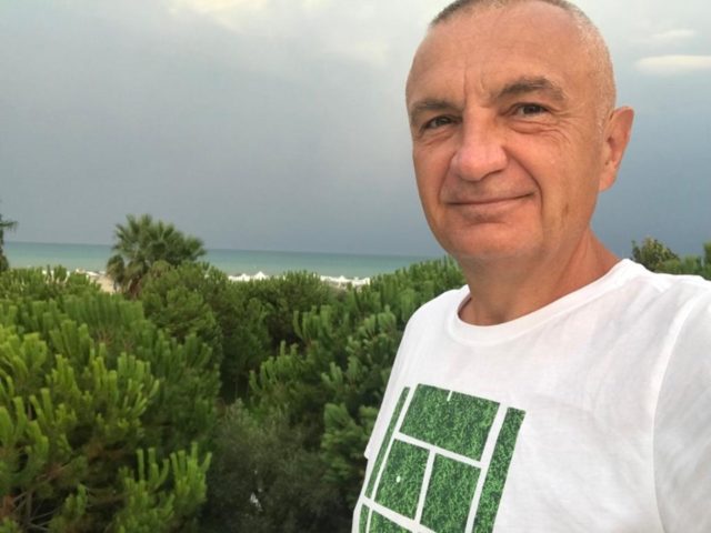 220C7932-0DE5-4059-802E-E0AD360886F2