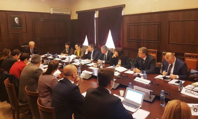 3F07A3B4-BB05-4674-A1B0-F8F6366FB825