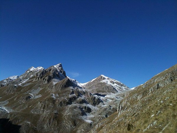 600px-Male_ne_Radesh-Copy