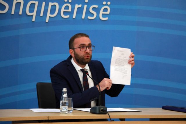 CE5E5959-DE81-4D7E-81F1-2BA4AA15BEAF