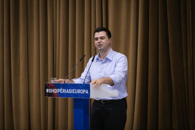 DCB9DAD9-2C0F-46BD-9735-FA04F01219BC