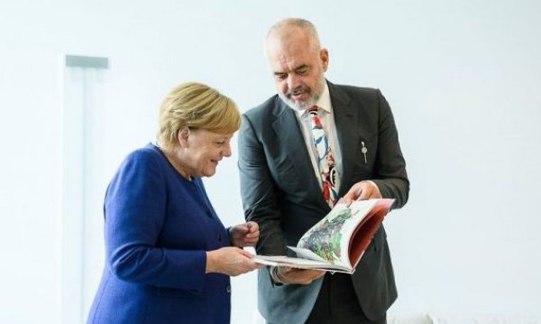 edi-merkel-9-600x359