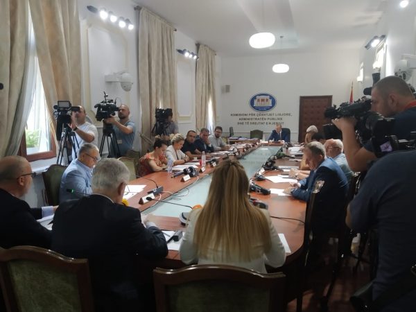 komisioni i ekonomise