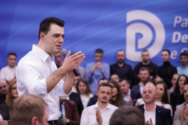 830C3E4F-3A53-4AE2-8236-B9DDBAB69140