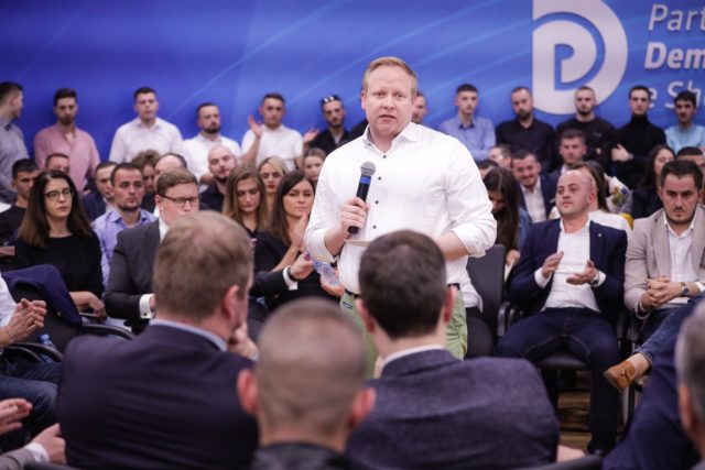 8490B453-8E08-48E2-8CA3-F28935C1B875