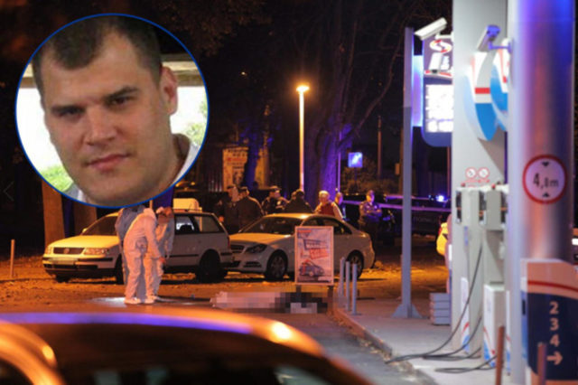 053F727C-659D-4555-B8D4-884B6AA64257