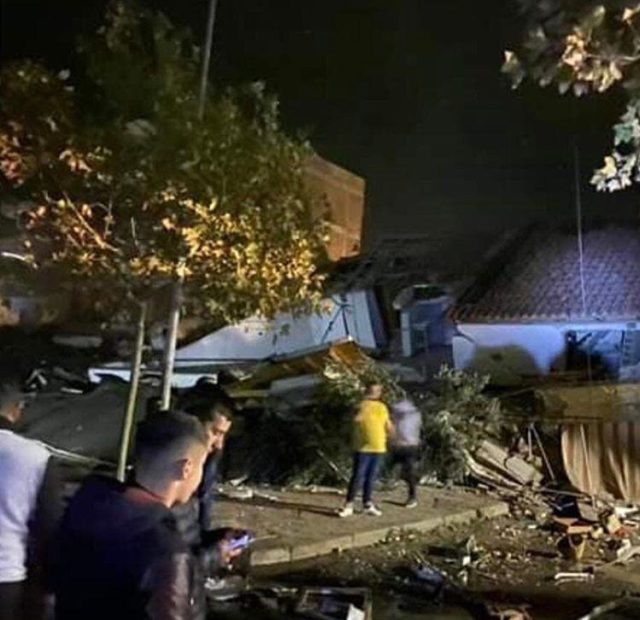 84CFC6A6-14F1-4A52-8887-C806C424A93C