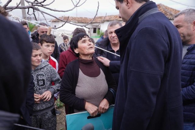 F3FEFB98-298F-4A3E-BEC5-F73A7B88D5C5