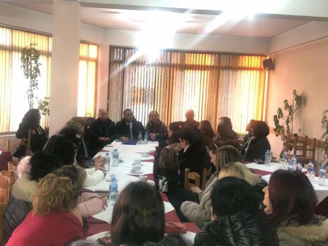 FF0EAAFB-5932-4E3D-9CA9-05C1C864A39F