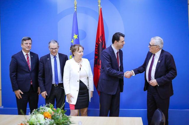 082FC35E-4BF1-4921-A911-CA817E55C61B