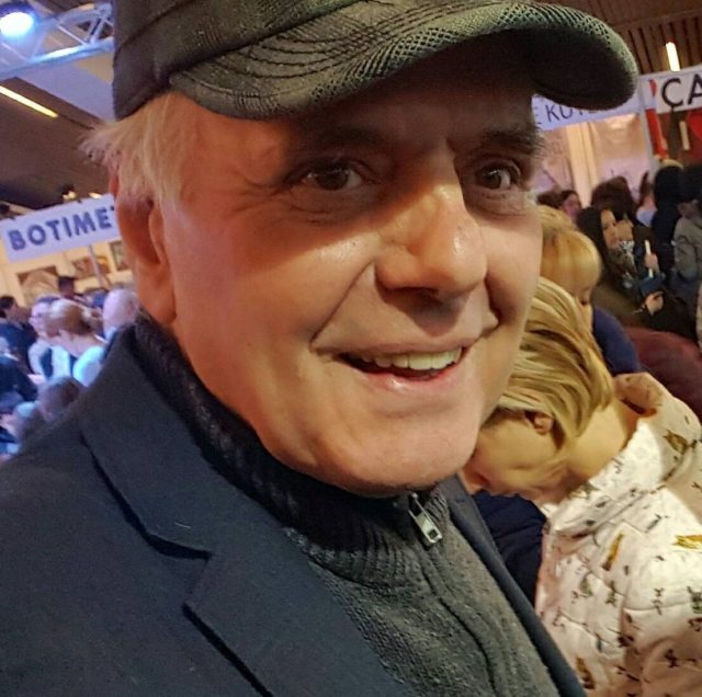 9F2489FF-F81C-48D2-A852-BE1D879681B1