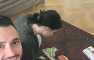 VIDEO/ Bes Kallaku humb durimin ne shtepi, ja cfare ben me pazellin