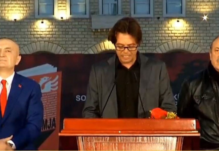 meta proteste podiumi