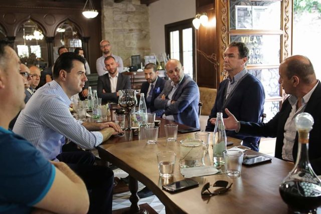 10C47475-A2B3-43C5-B74B-B3F6F787DA35