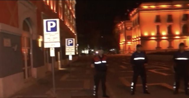 207B98F0-7208-4BDC-95AB-34263F65360C