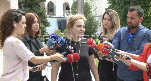 D21FF47D-089A-4FAF-9440-AA38AE183B2F