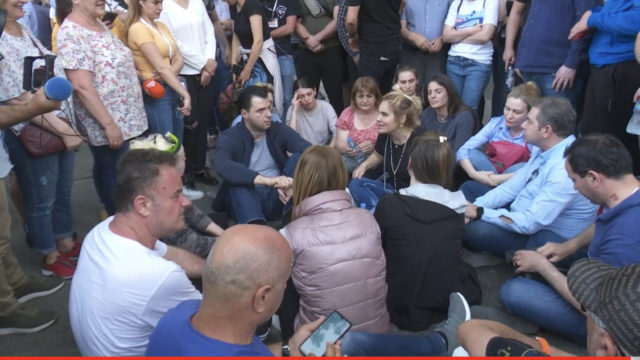 D7753E92-62C2-4F1D-8DAB-971ADE09B4AA