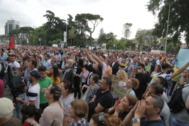 DAB839B3-EF70-42DB-B47C-842695AC0BA7