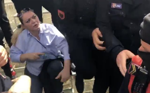 F9FD3640-CFD4-49DA-80B0-0BB4A7911809