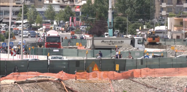 33B1021A-7427-4D63-B330-EFF9F5D7D09D