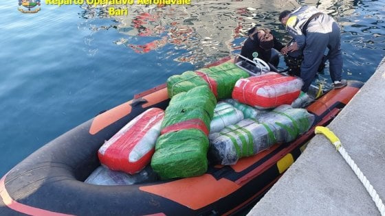 FA2E438B-DDA4-49D0-A923-B357D16D0043