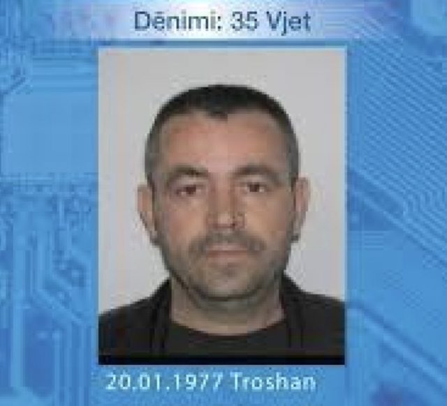 1741406D-1073-4242-A5F8-B8B3E2C54194