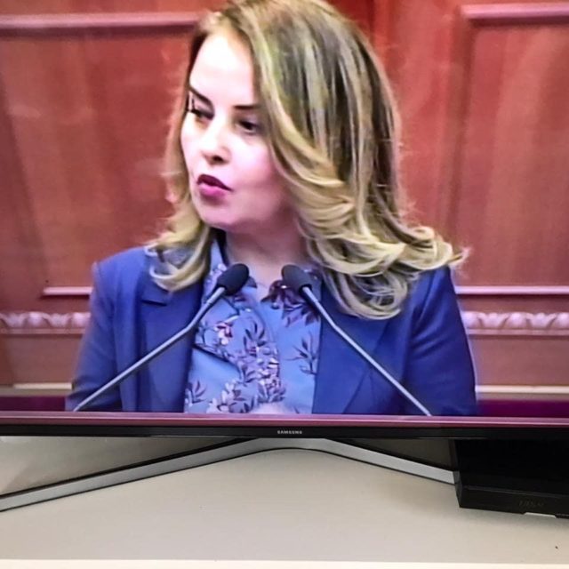 8D19CDA5-4543-498E-94B2-4D67B0172FF2