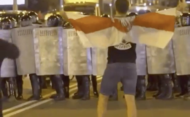 2B7B9C9B-5E90-4791-A745-B7D9A08A0FEE