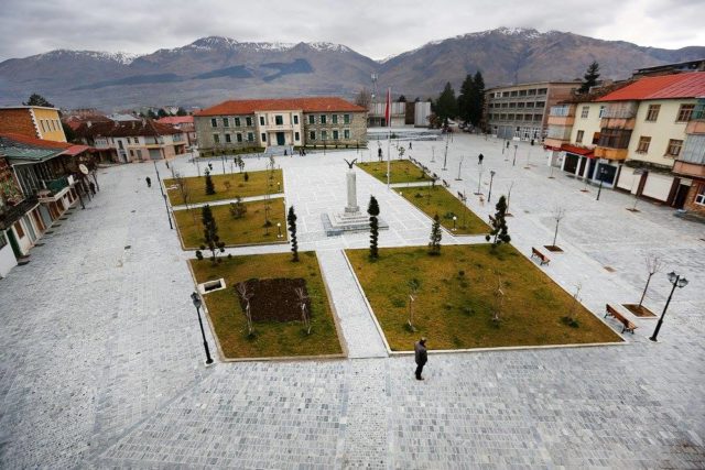 ERSEKE/ Sherr me thika mes 5 personave, 1 i plagosur rende