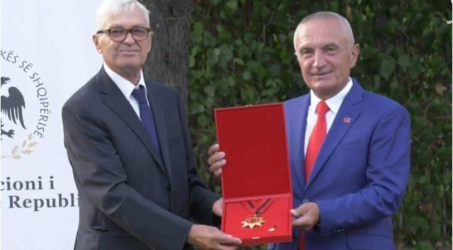 DFE8B3A3-5B6F-4508-AC24-F8D72D873782