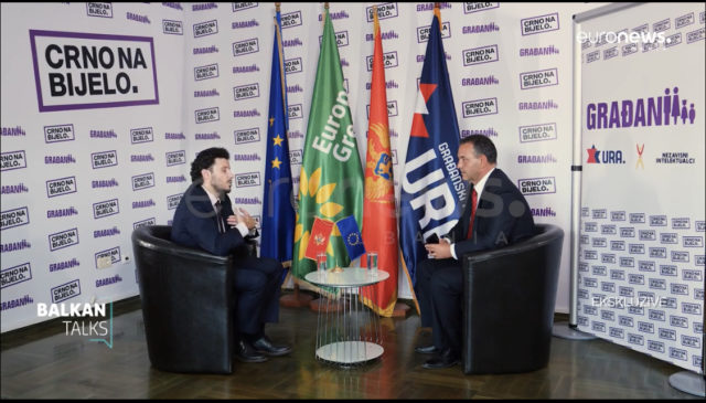 0EEE019F-5F30-4C98-96A0-E528109D10DB