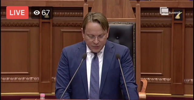 5EDE386E-BFED-4E58-B333-062C474F4C04